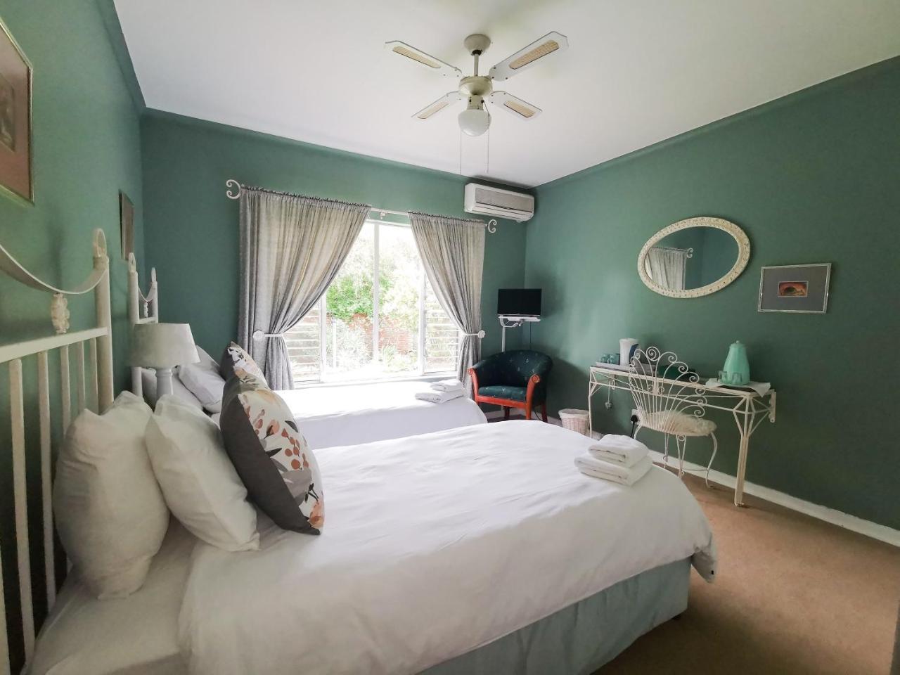 Loerie Guesthouse Hoedspruit Kültér fotó