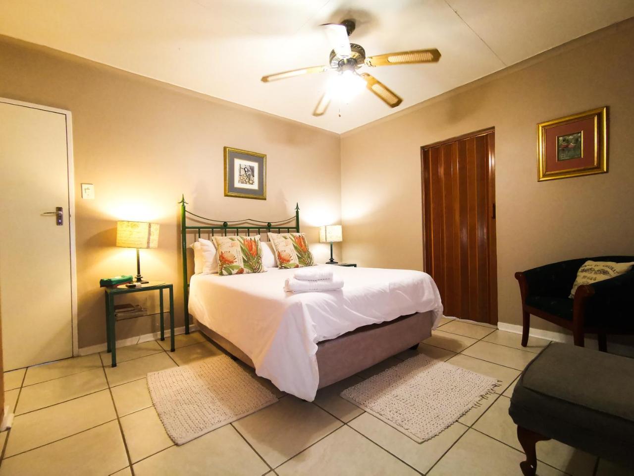 Loerie Guesthouse Hoedspruit Kültér fotó